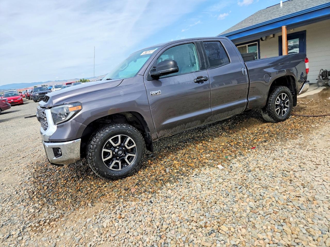 Vista de 2019 TOYOTA TUNDRA SR5, ángulo 1