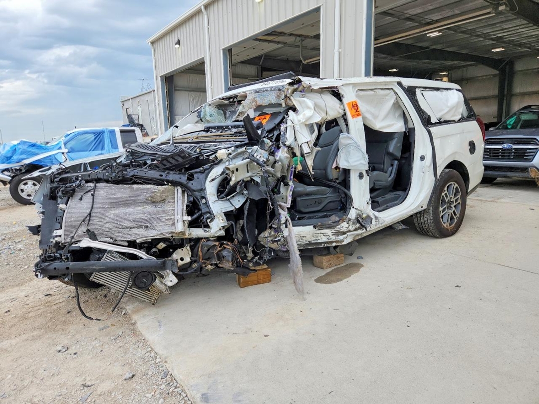 Vue de 2025 FORD EXPEDITION MAX ACTIVE, angle 1