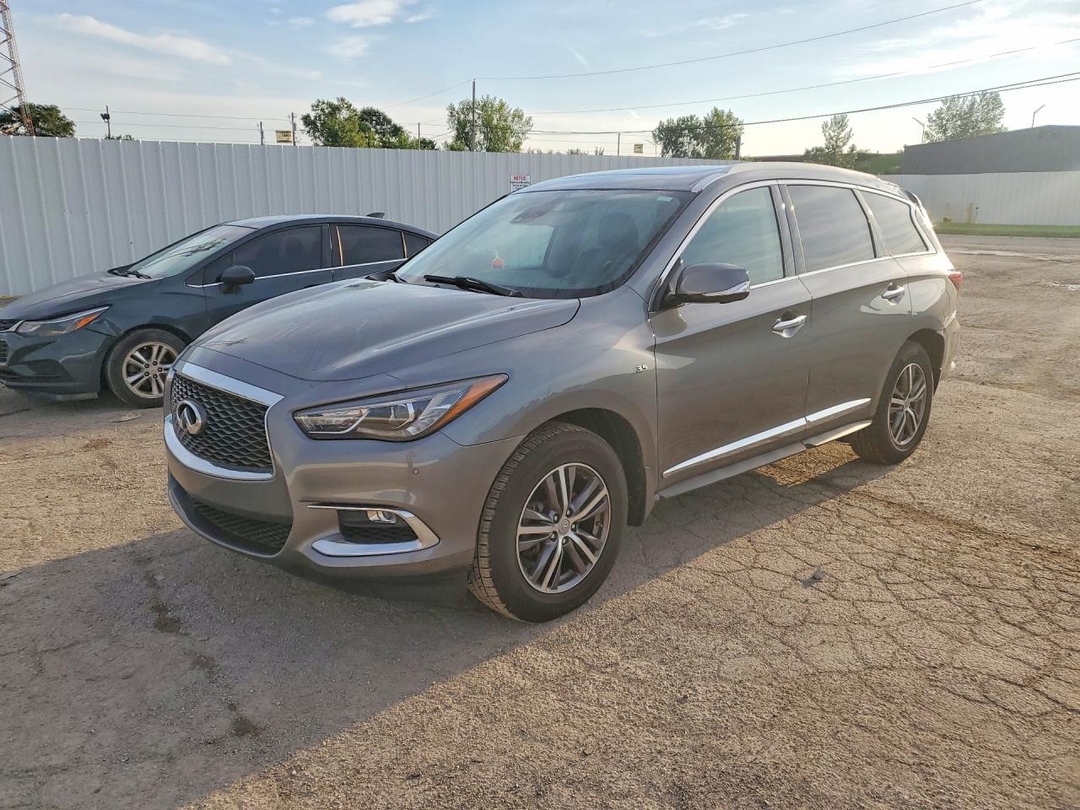 Vista de 2019 INFINITI QX60 LUXE, ángulo 1