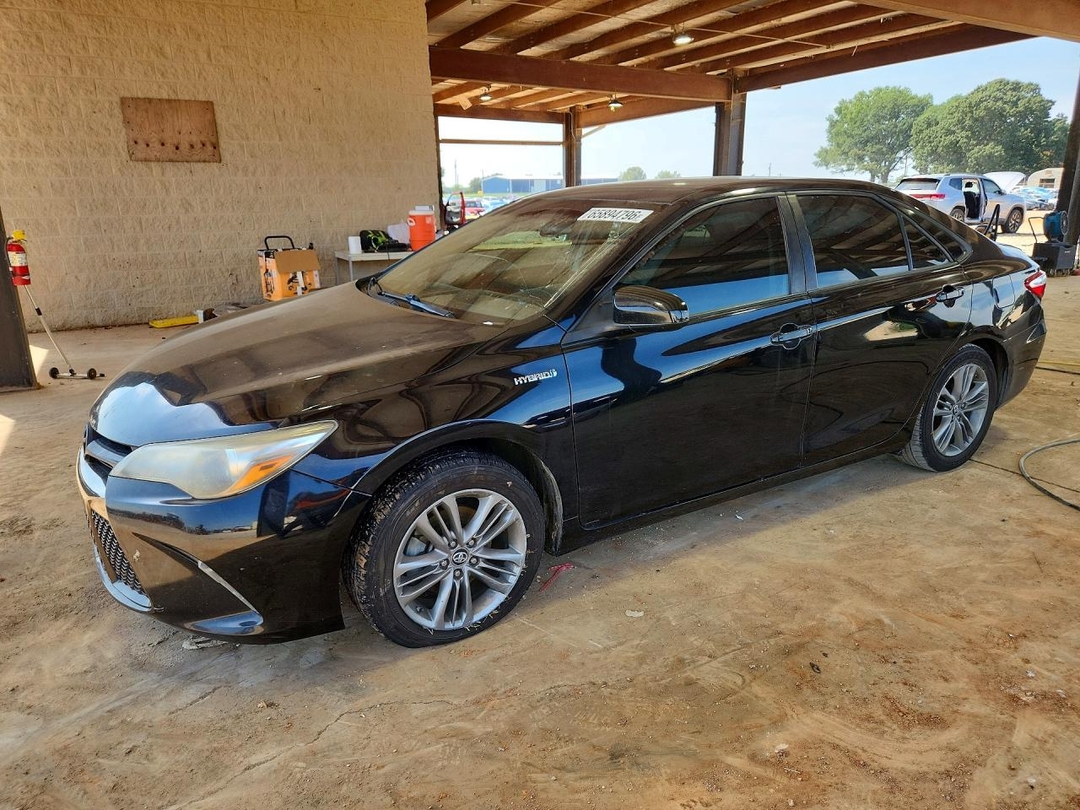 Вид 2017 TOYOTA CAMRY HYBRID SE, угол 1
