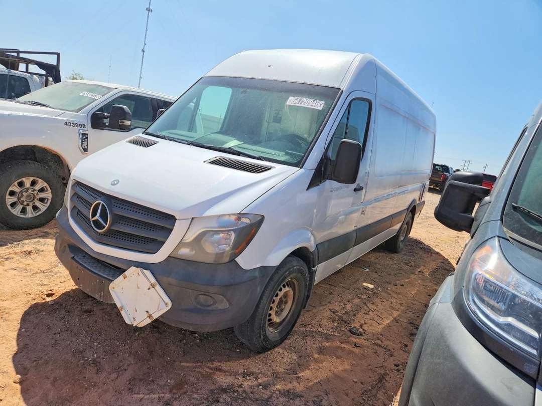 منظر 2015 MERCEDES-BENZ SPRINTER 2500 DELIVERY VAN، زاوية 1