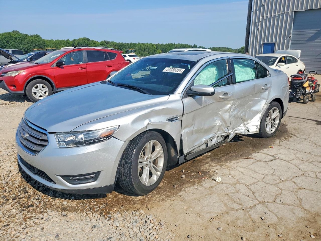 Vue de 2016 FORD TAURUS SEL, angle 1
