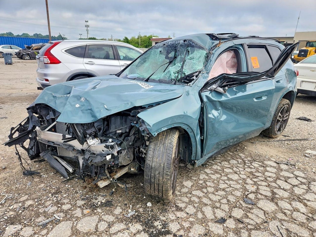 Вид 2025 BMW X1 XDRIVE28I, угол 1
