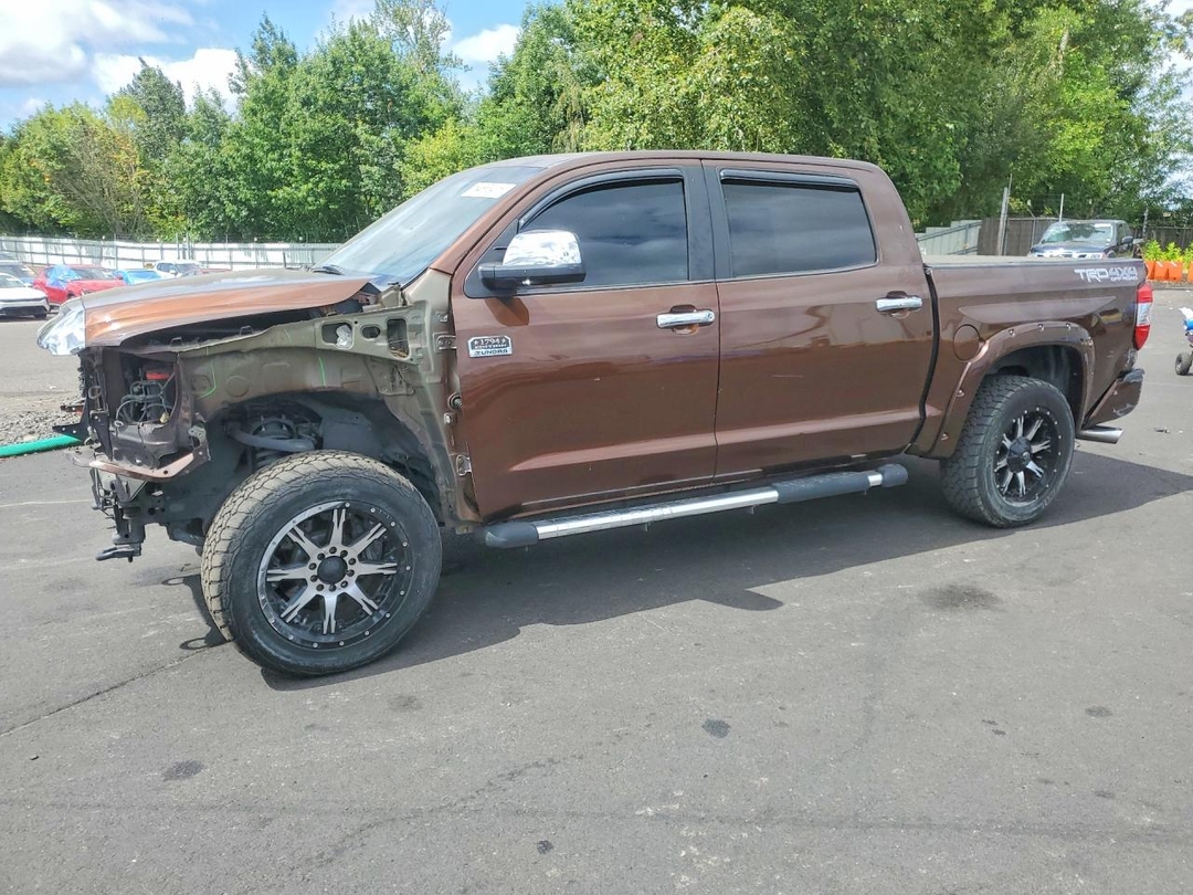 منظر 2014 TOYOTA TUNDRA CREWMAX PLATINUM، زاوية 1