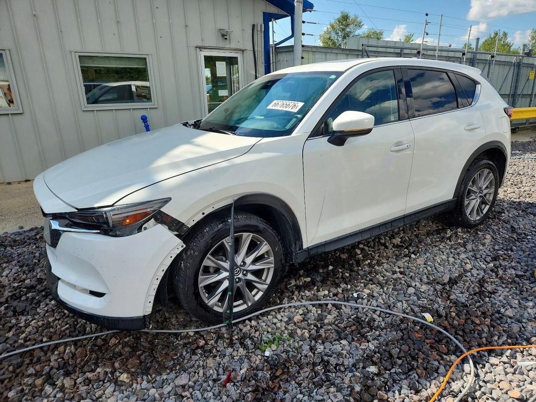 Vue de 2019 MAZDA CX-5 GRAND TOURING, angle 1