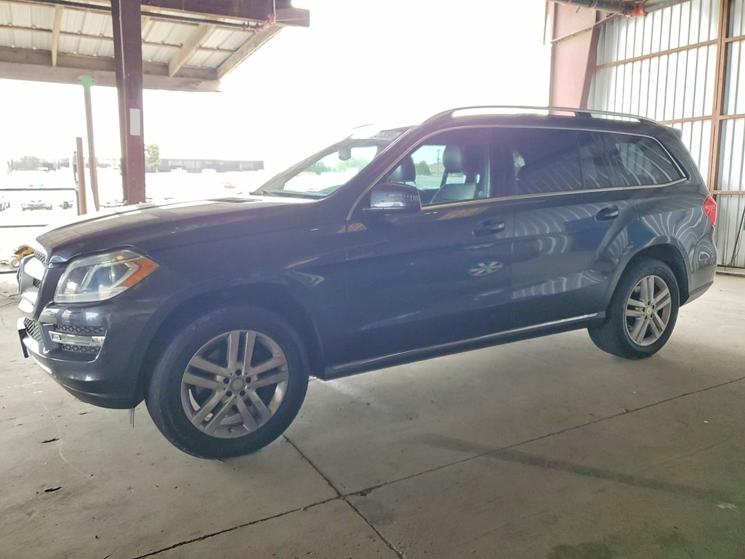 Vue de 2014 MERCEDES-BENZ GL 450 4MATIC, angle 1