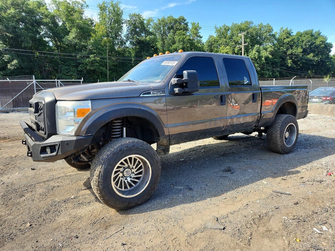 Vue de 2015 FORD F250 SUPER DUTY, angle 1