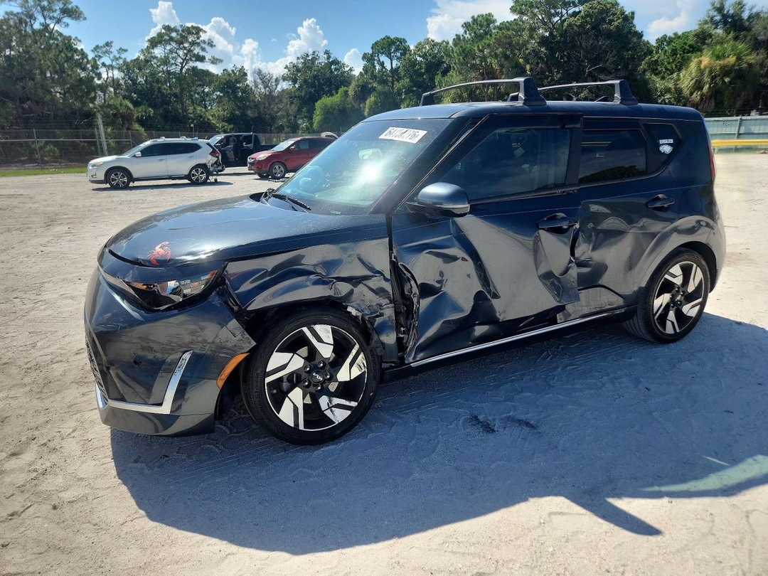 Vue de 2025 KIA SOUL GT LINE, angle 1