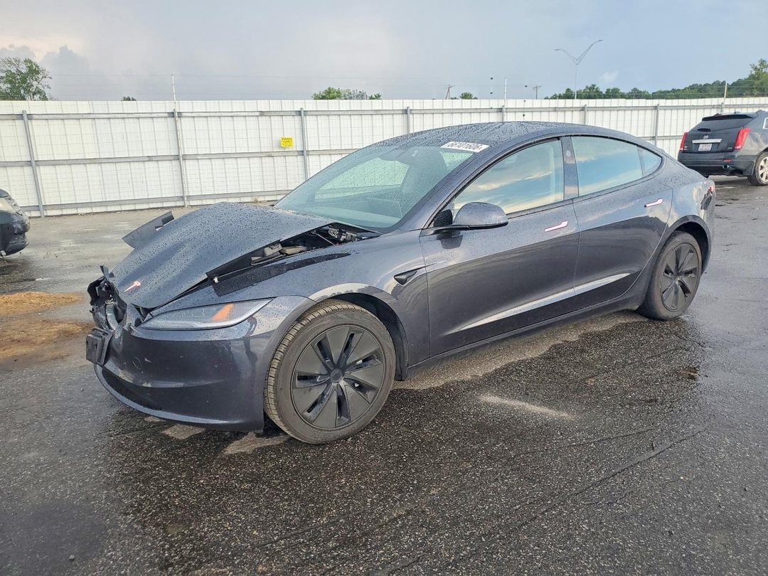 Вид 2025 TESLA MODEL 3, угол 1