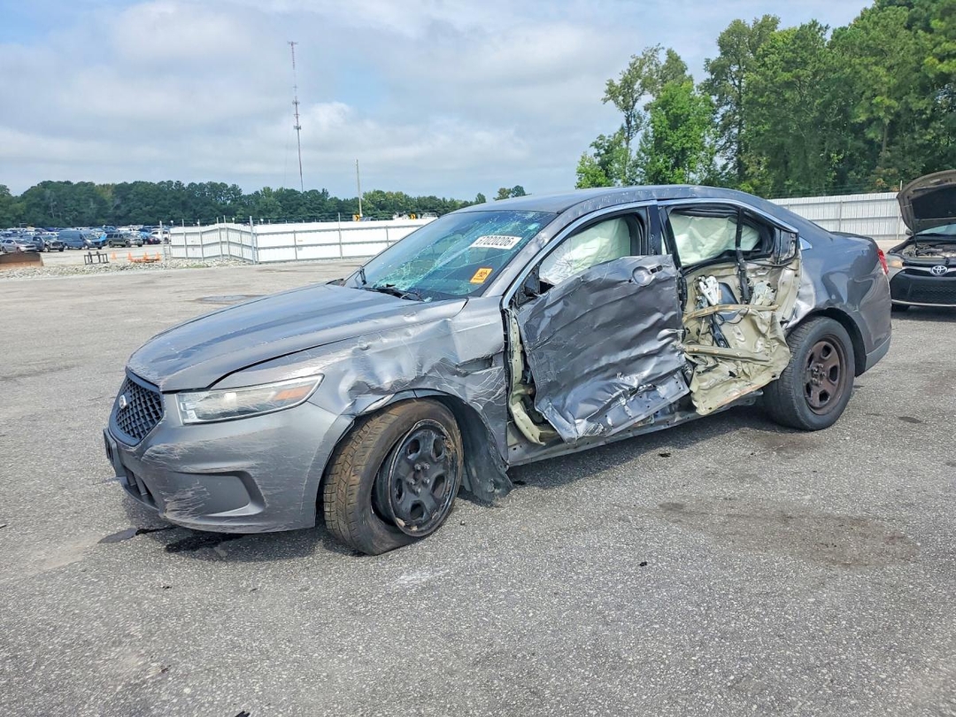 Vista de 2015 FORD TAURUS POLICE INTERCEPTOR, ángulo 1