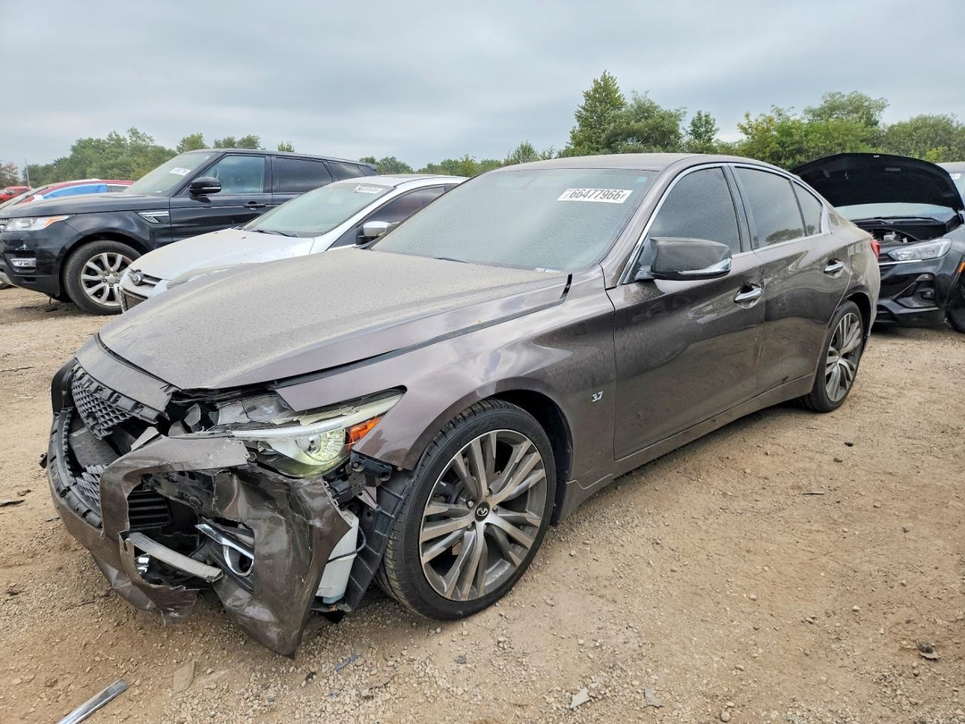 Vista de 2015 INFINITI Q50 PREMIUM, ángulo 1