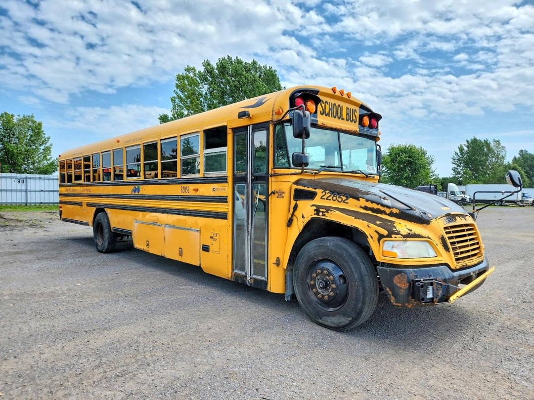 Vue de 2013 BLUEBIRD VISION - SCHOOL BUS, angle 1