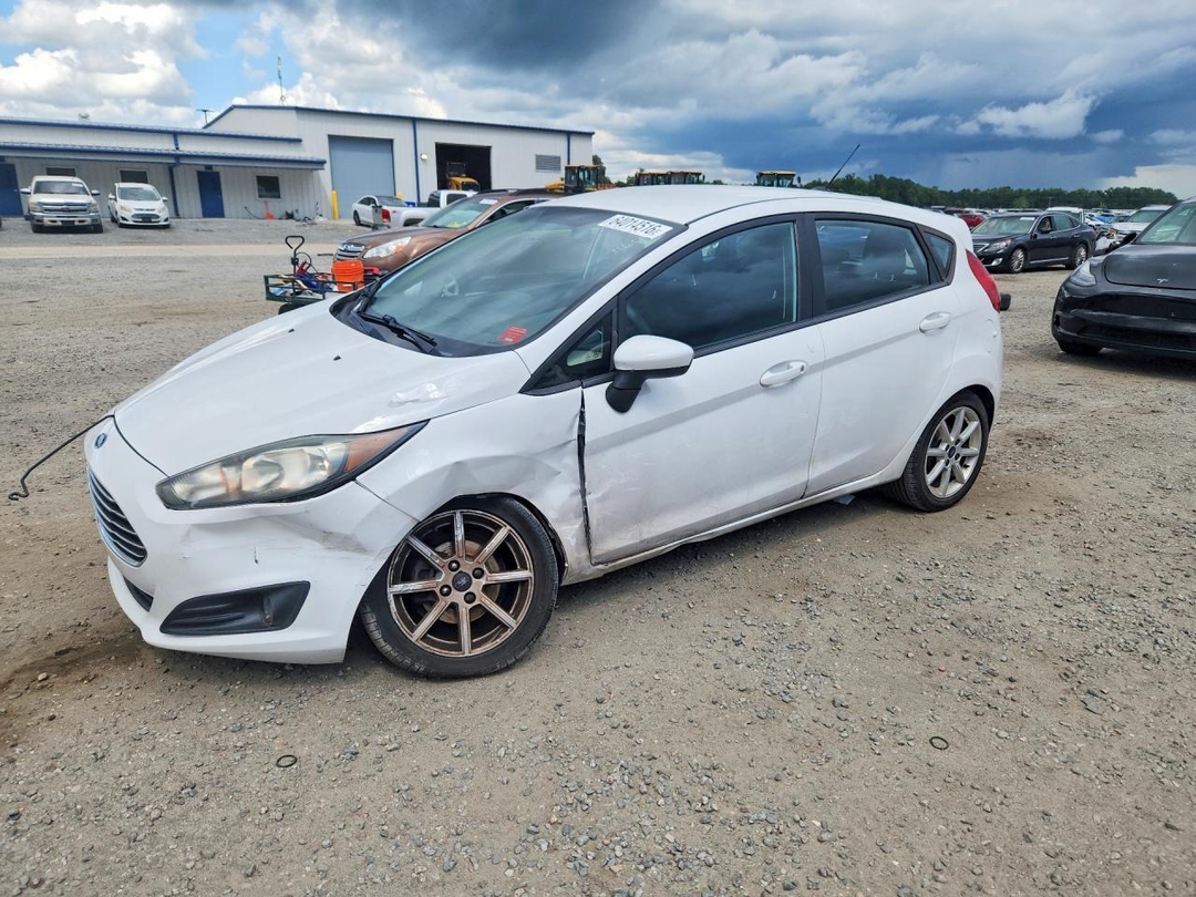 Vue de 2018 FORD FIESTA SE, angle 1