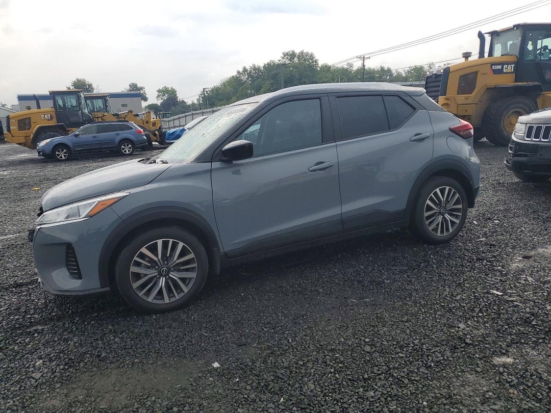 Vista de 2022 NISSAN KICKS SV, ángulo 1