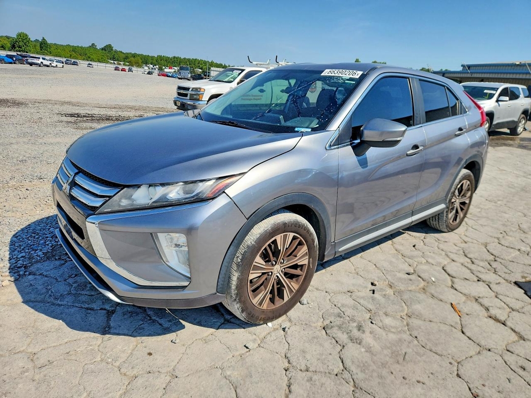 Vista de 2018 MITSUBISHI ECLIPSE CROSS SE, ángulo 1