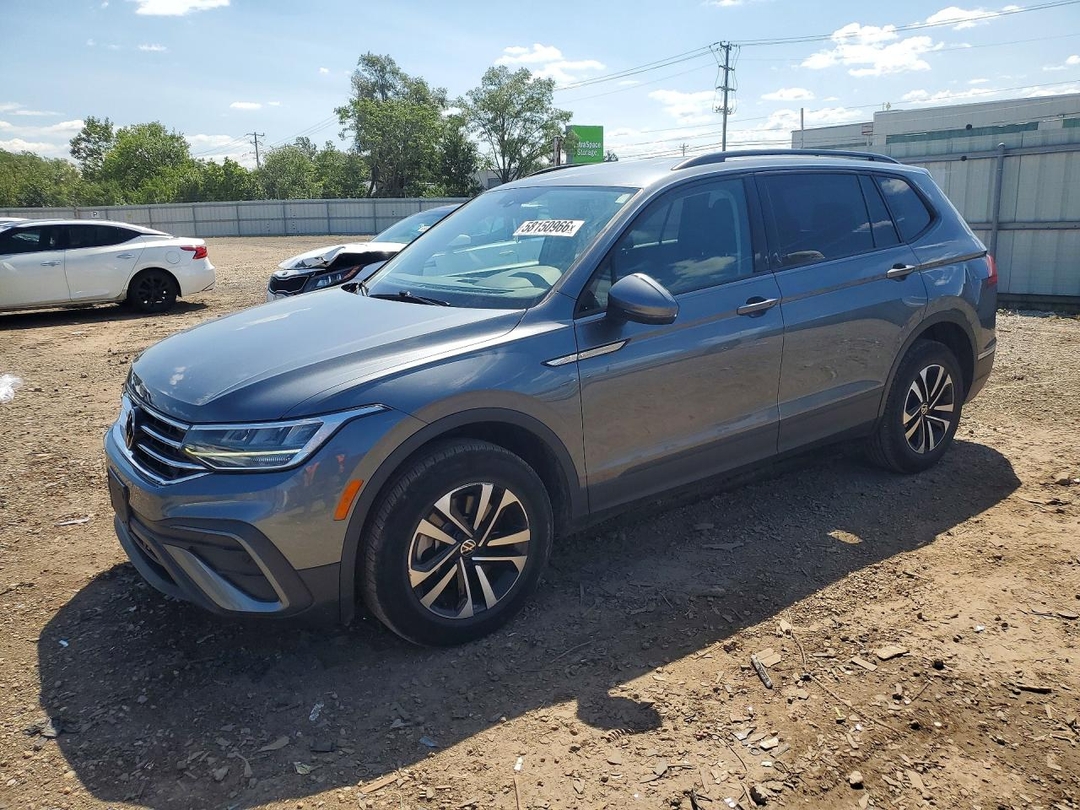Vista de 2023 VOLKSWAGEN TIGUAN S, ángulo 1