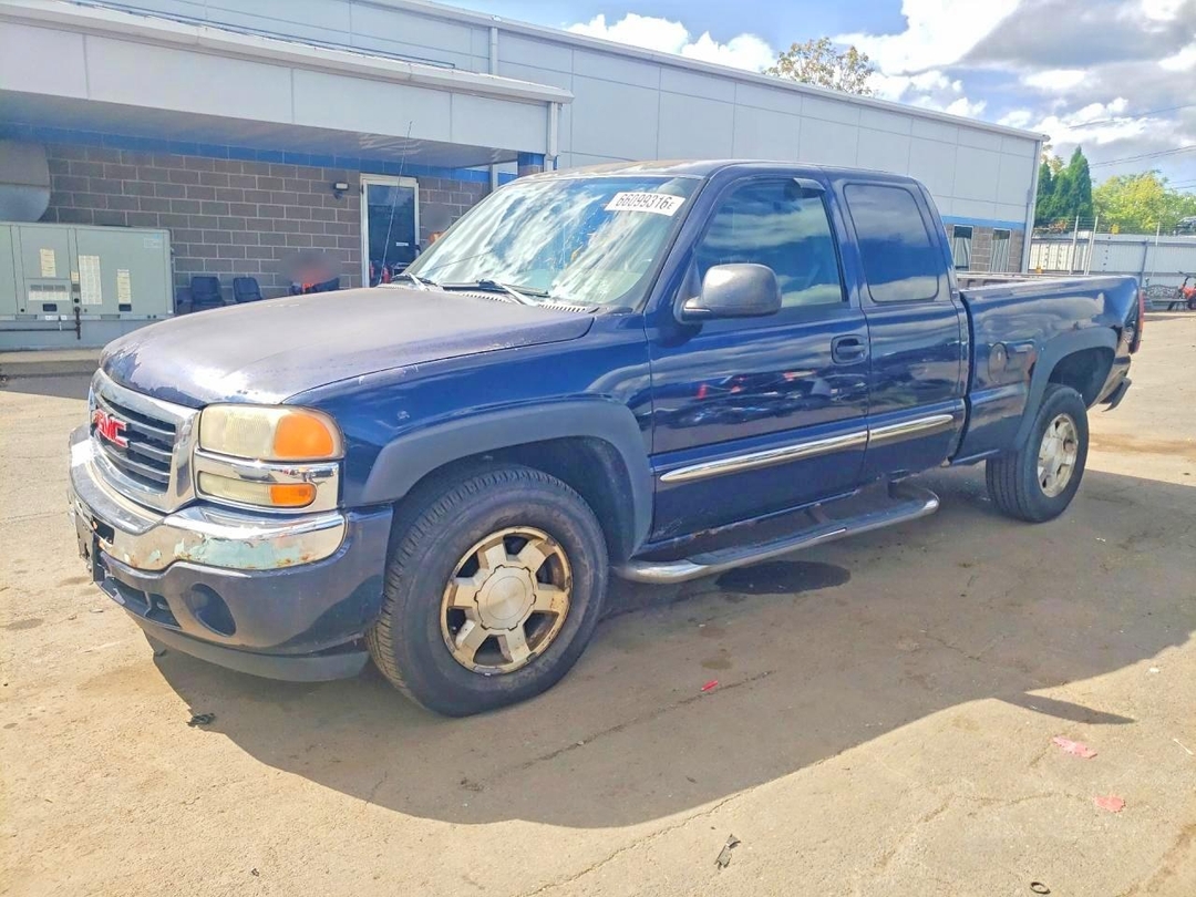 Vista de 2005 GMC NEW SIERRA K1500, ángulo 1