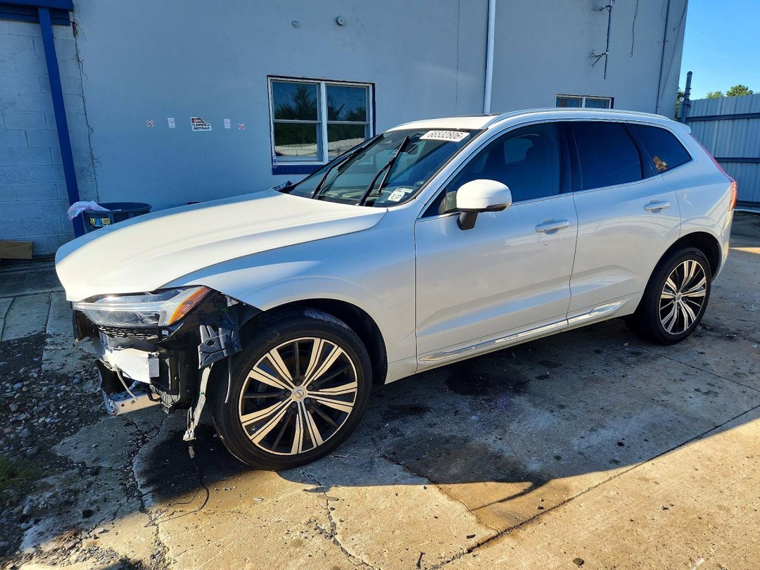 Вид 2022 VOLVO XC60 B5 INSCRIPTION, угол 1