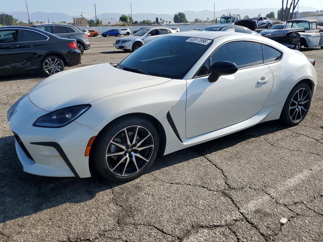 Vue de 2022 TOYOTA GR86 BASE, angle 1