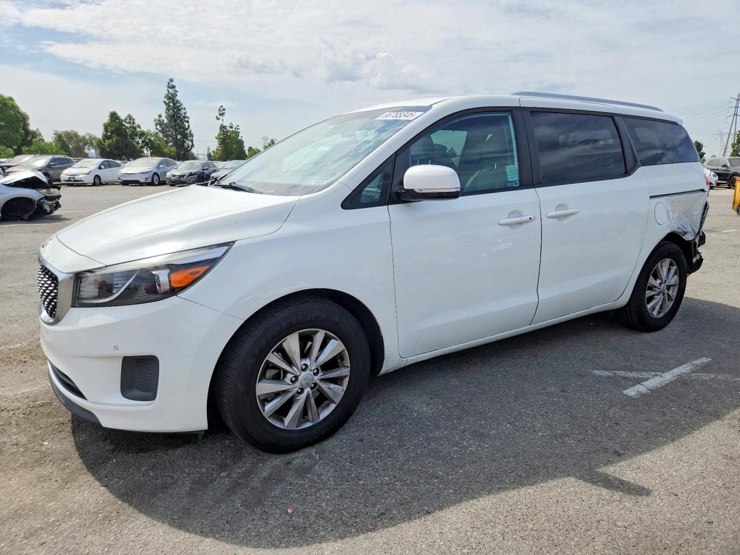 Vue de 2017 KIA SEDONA LX, angle 1