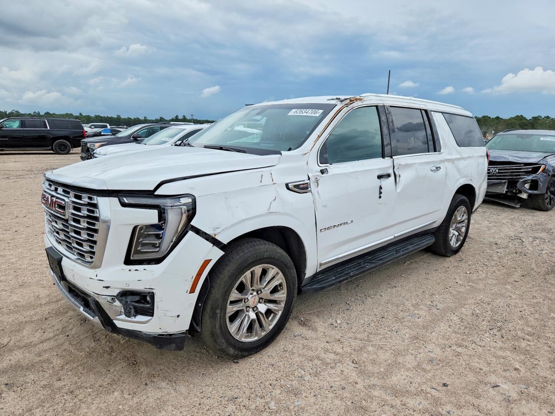 Vista de 2025 GMC YUKON XL DENALI, ángulo 1