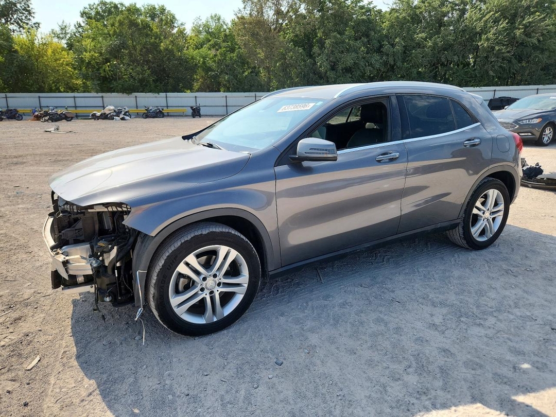 منظر 2016 MERCEDES-BENZ GLA 250، زاوية 1