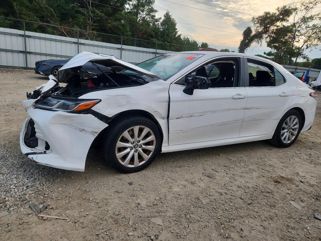 منظر 2018 TOYOTA CAMRY LE، زاوية 1