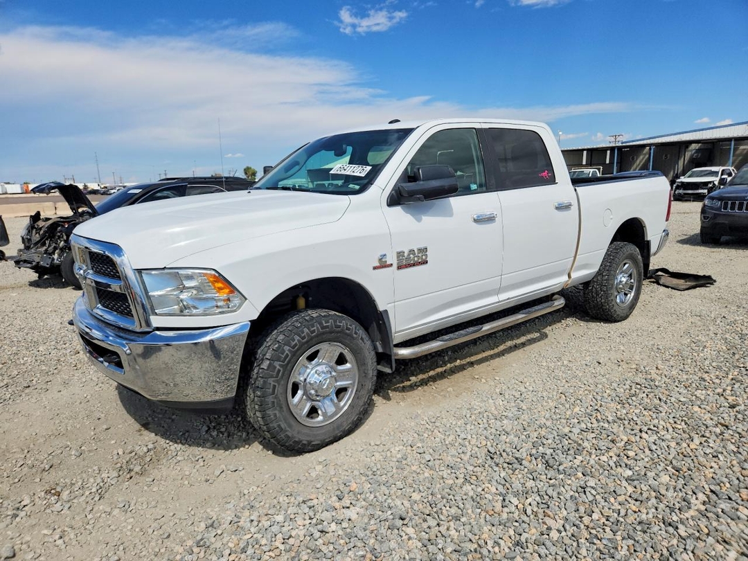 منظر 2016 RAM 2500 SLT، زاوية 1