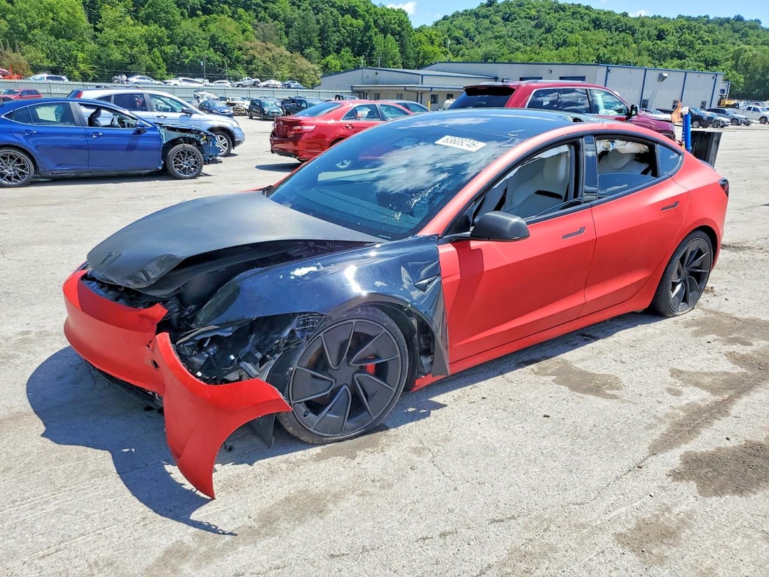 Vista de 2026 TESLA MODEL 3, ángulo 1