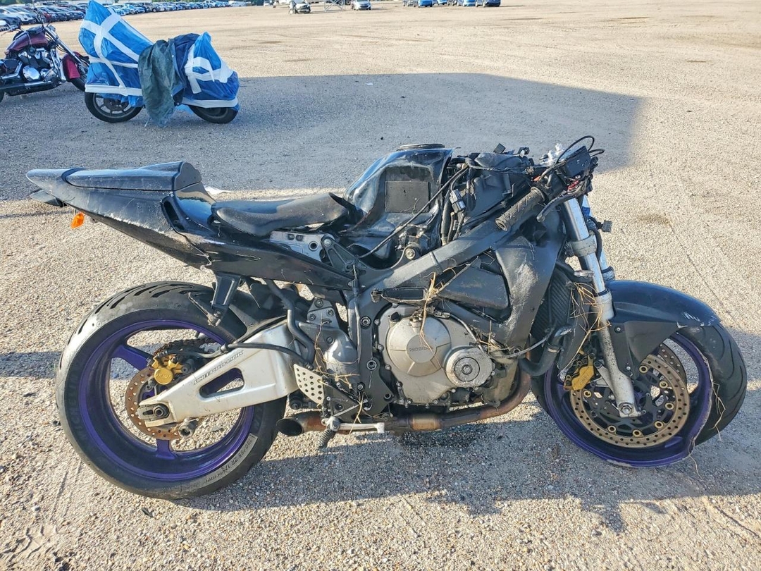 Вид 2003 HONDA CBR600 RR, угол 1