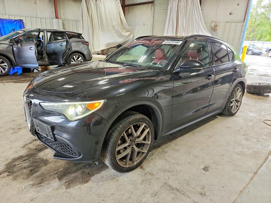 Вид 2018 ALFA ROMEO STELVIO TI SPORT, угол 1