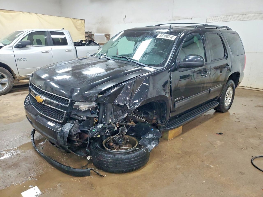 Вид 2013 CHEVROLET TAHOE K1500 LT, угол 1