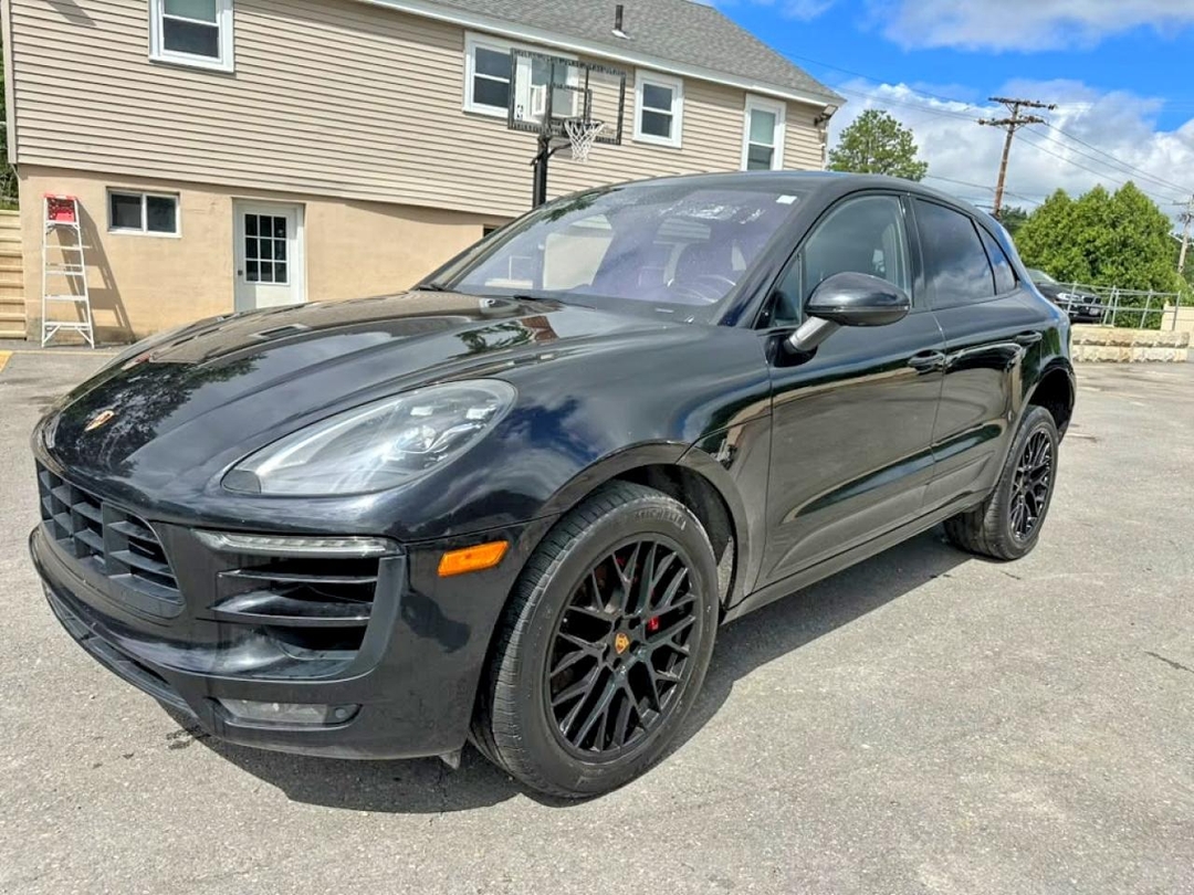 منظر 2017 PORSCHE MACAN GTS، زاوية 1