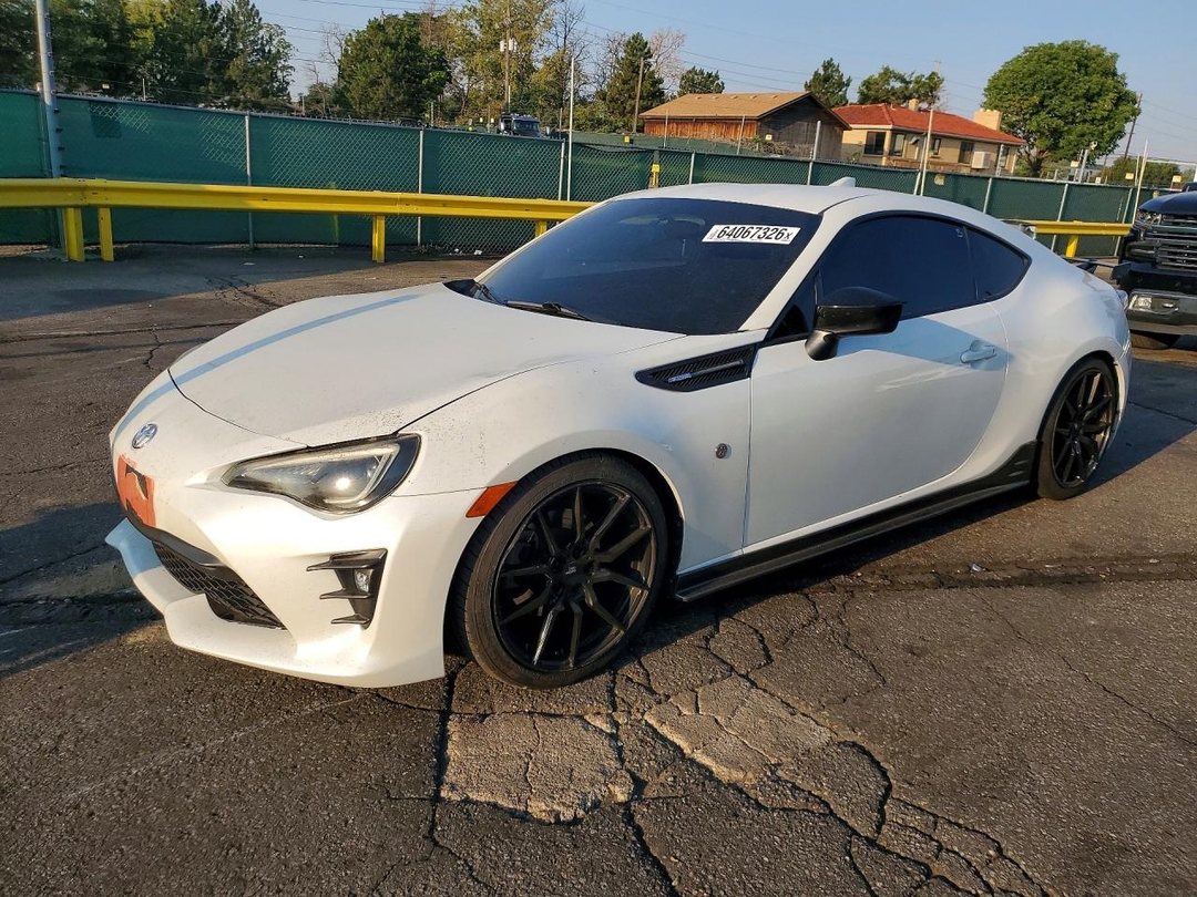 Vista de 2017 TOYOTA 86 860 SPECIAL EDITION, ángulo 1