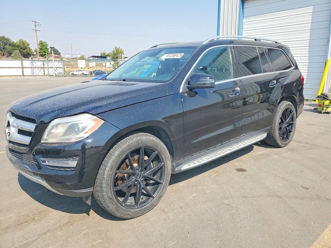 منظر 2013 MERCEDES-BENZ GL 450 4MATIC، زاوية 1