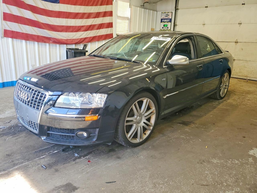 Vue de 2007 AUDI S8 QUATTRO, angle 1