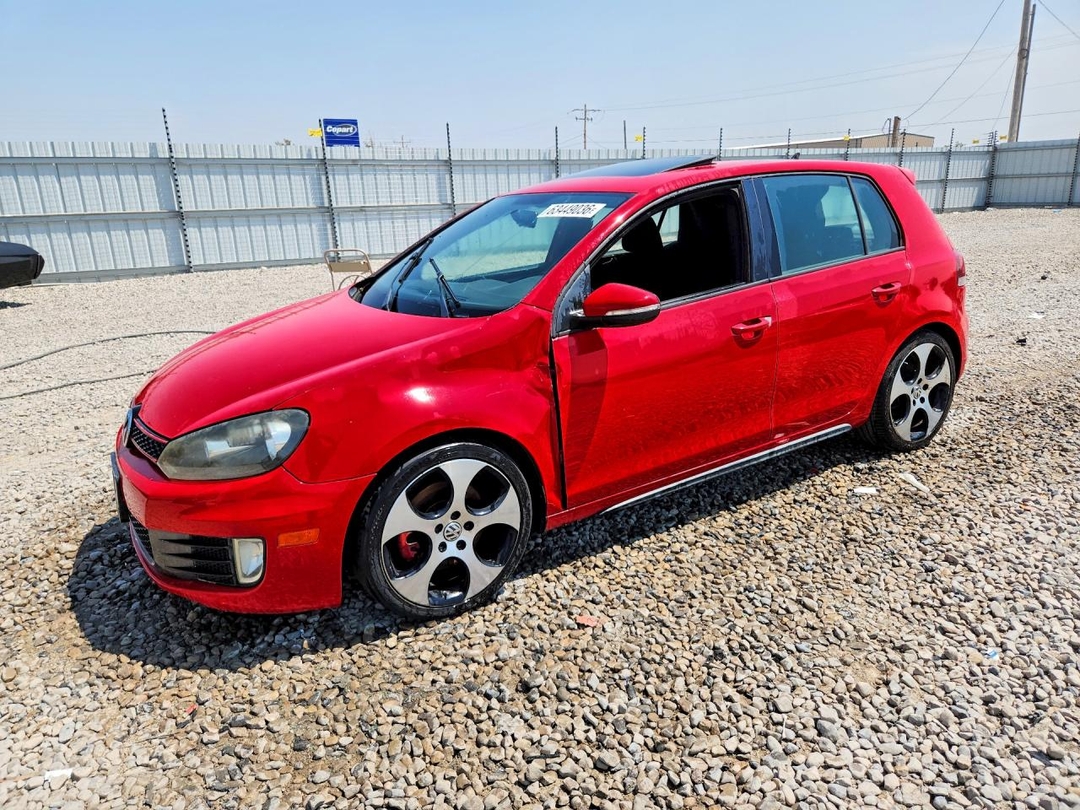 Vue de 2010 VOLKSWAGEN GTI, angle 1
