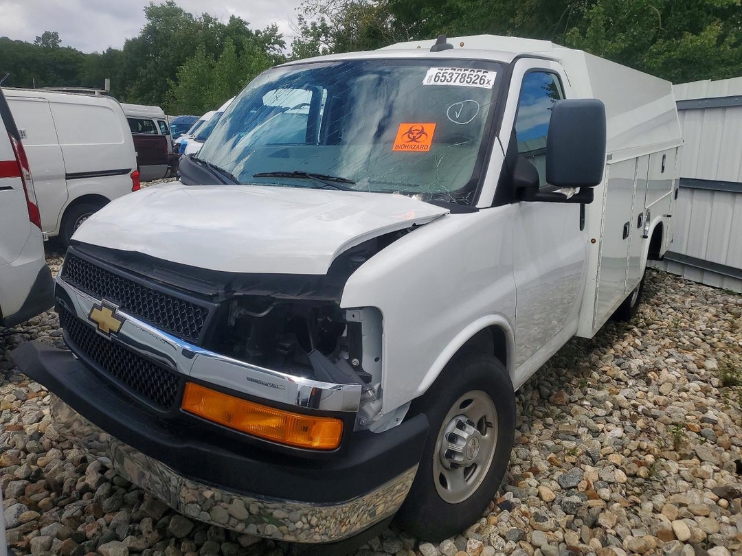 Вид 2023 CHEVROLET EXPRESS G3500, угол 1