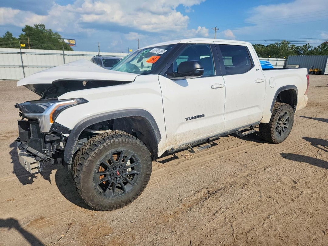 Vedere 2025 TOYOTA TUNDRA SR5, unghi 1