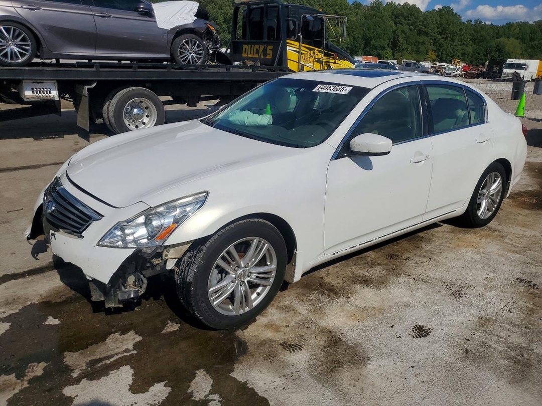 Vue de 2010 INFINITI G37 SEDAN BASE, angle 1