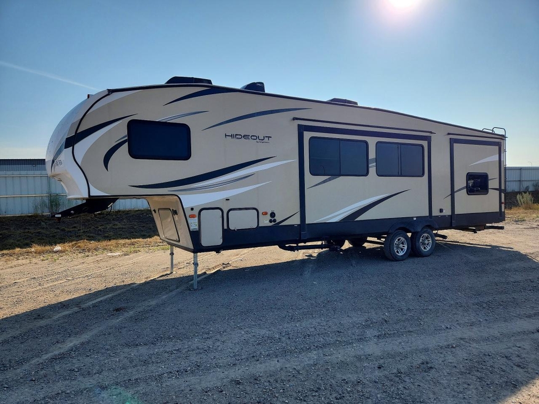 منظر 2019 KEYSTONE HIDEOUT CAMPER، زاوية 1