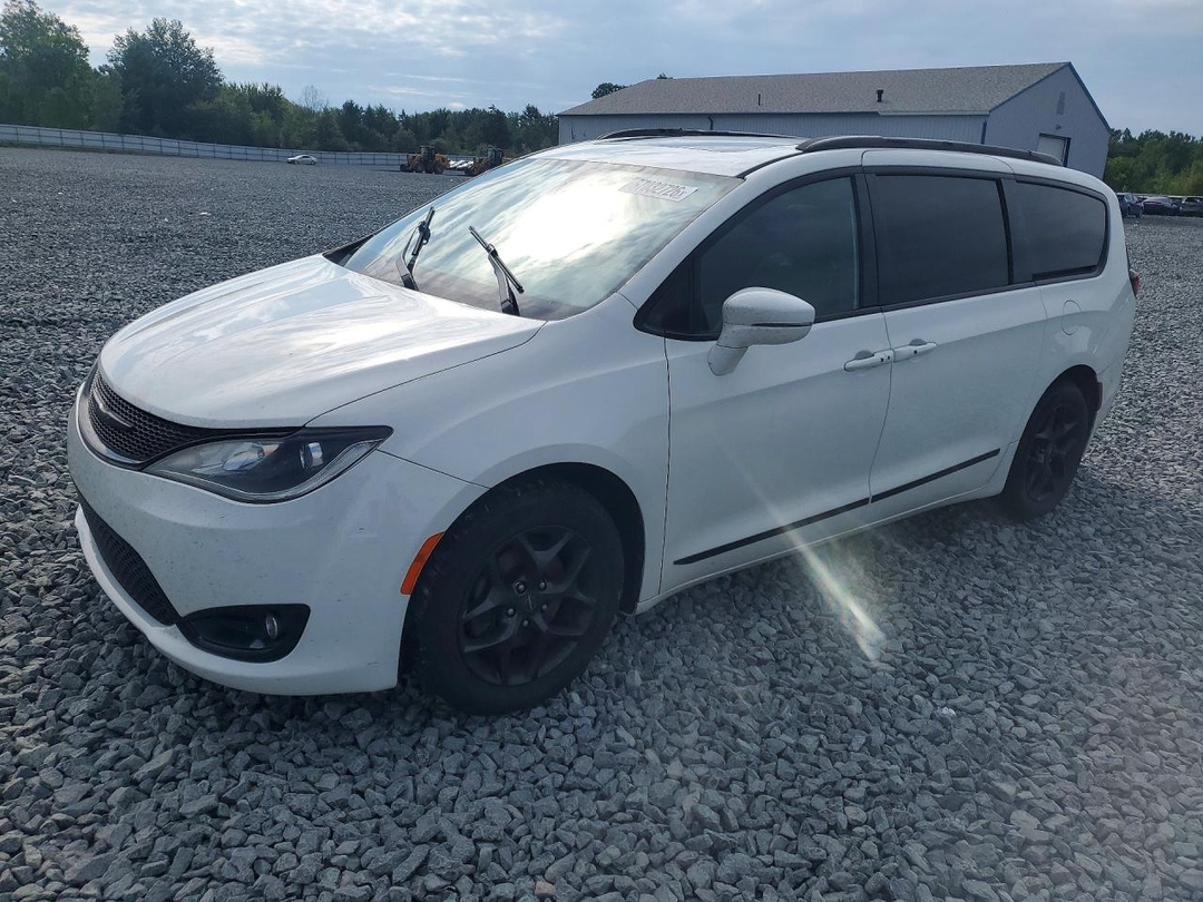 Vue de 2019 CHRYSLER PACIFICA LIMITED, angle 1