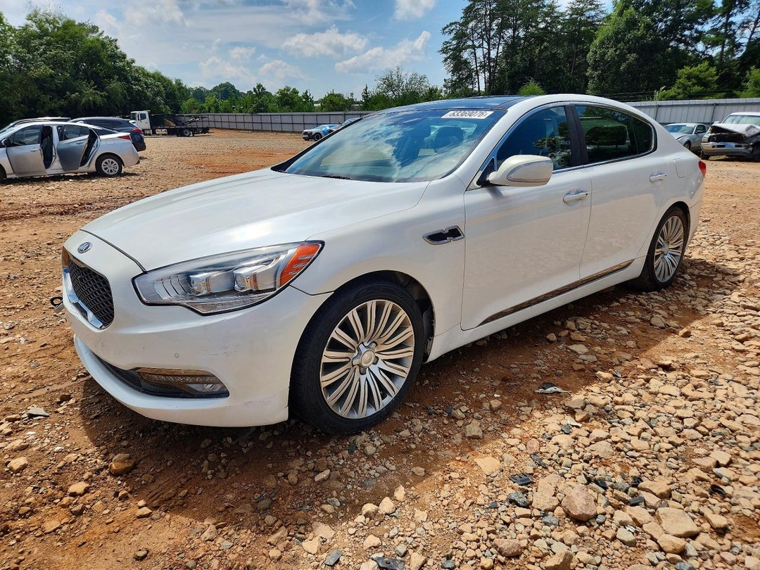Vue de 2015 KIA K900 PREMIUM, angle 1