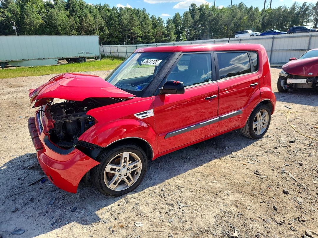 Vue de 2011 KIA SOUL +, angle 1