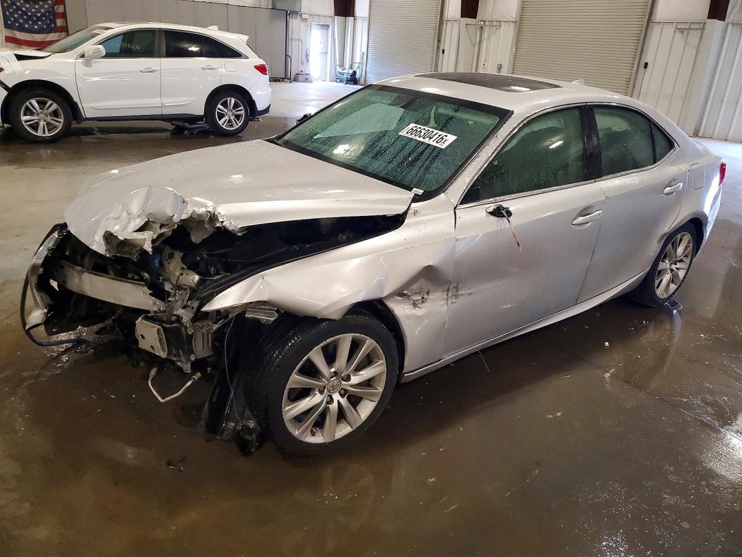 Vista de 2016 LEXUS IS 300, ángulo 1