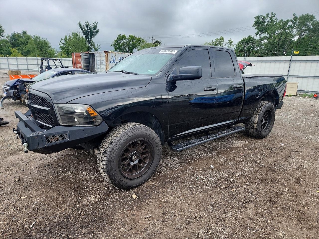 Вид 2013 RAM 1500 SLT, угол 1