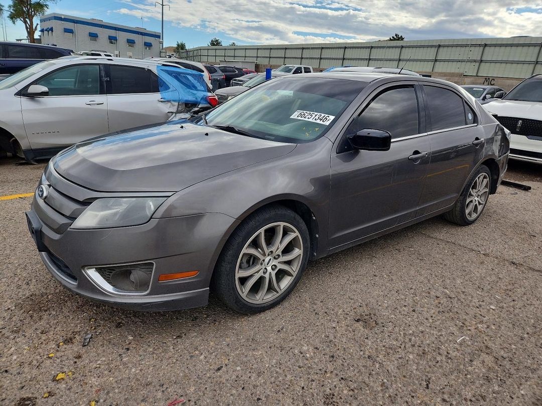 Vue de 2011 FORD FUSION SE, angle 1