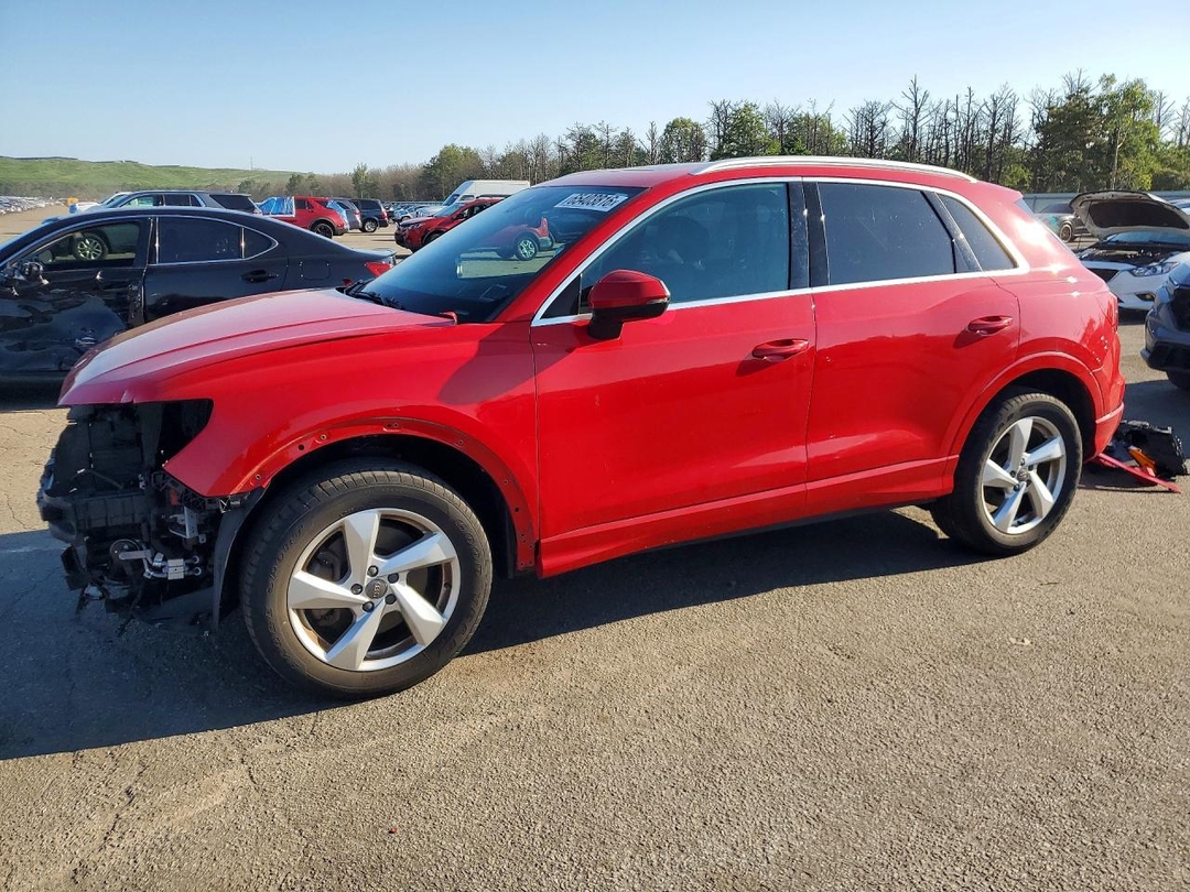 Vue de 2020 AUDI Q3 PREMIUM, angle 1