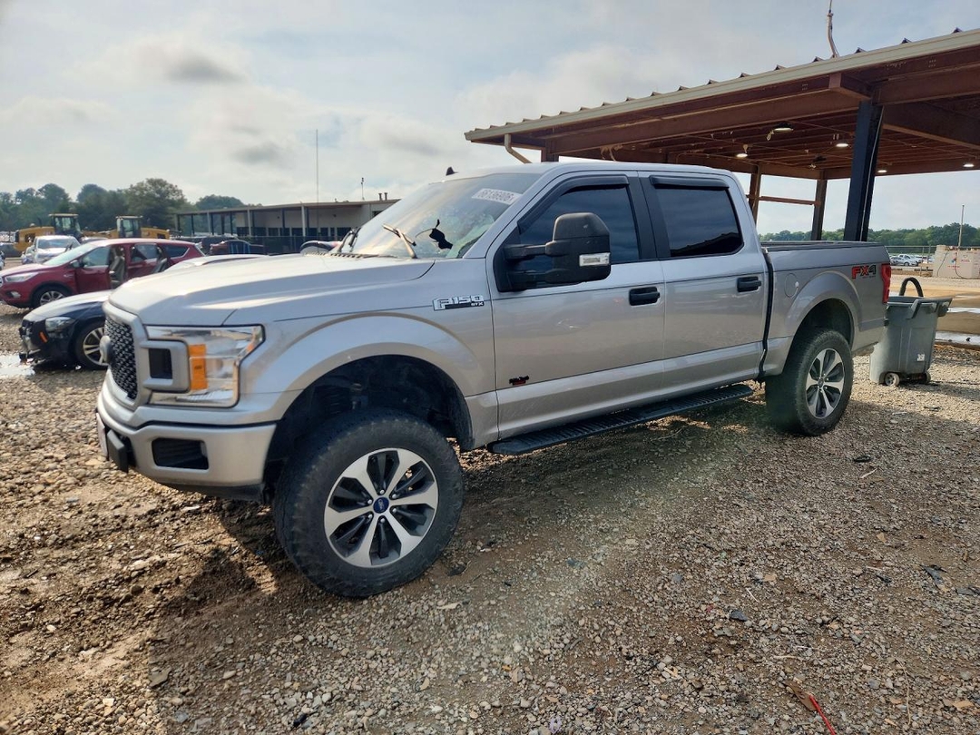 Vue de 2020 FORD F150 SUPERCREW, angle 1