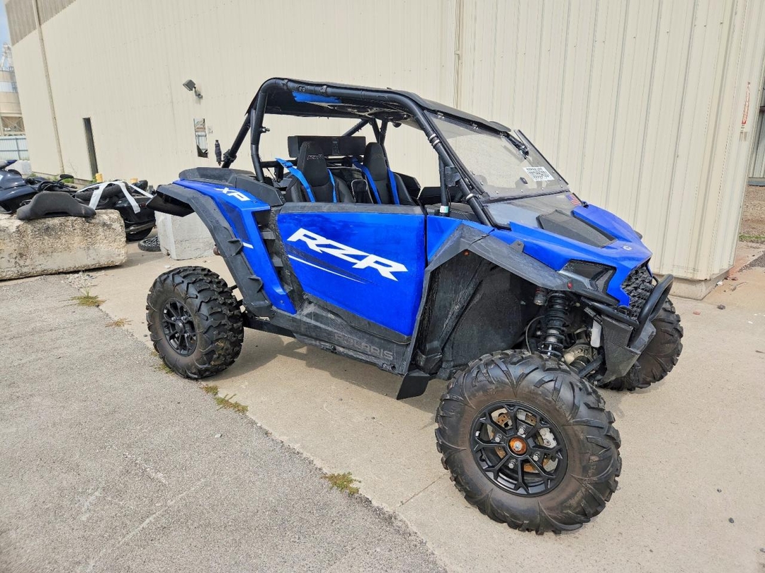 Вид 2025 POLARIS RZR XP UTILITY VEHICLE, угол 1